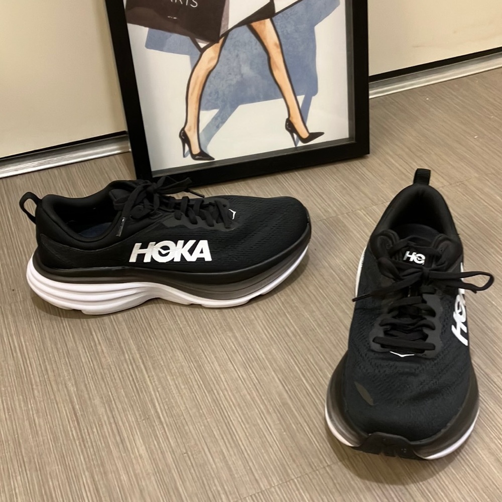 Hoka One One Bondi 8 running shoes size 9.5 wide